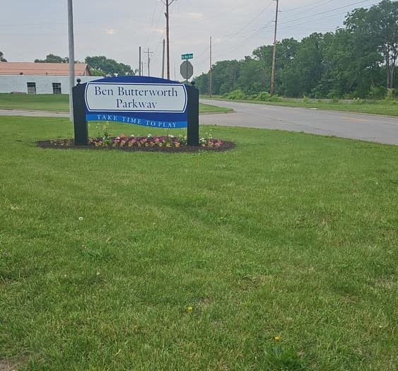 Great River Trail (GRT): Moline Section (Ralph B. Birks Recreational Trail/Ben Butterworth Parkway)
