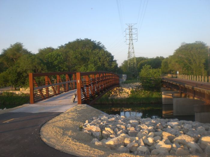 Interesection of MRT / Bettendorf Riverfront Trail and Duck Creek Parkway