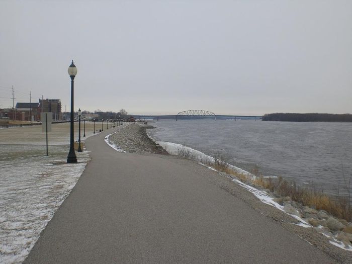 Muscatine Riverfront Trail (Credit: Quad City Health Initiative)