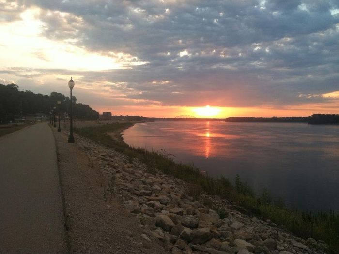 Muscatine Riverfront Trail (Credit: Quad City Health Initiative)