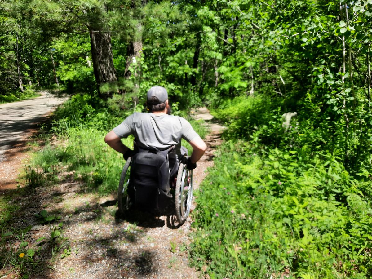 The turn onto a narrower section of trail.