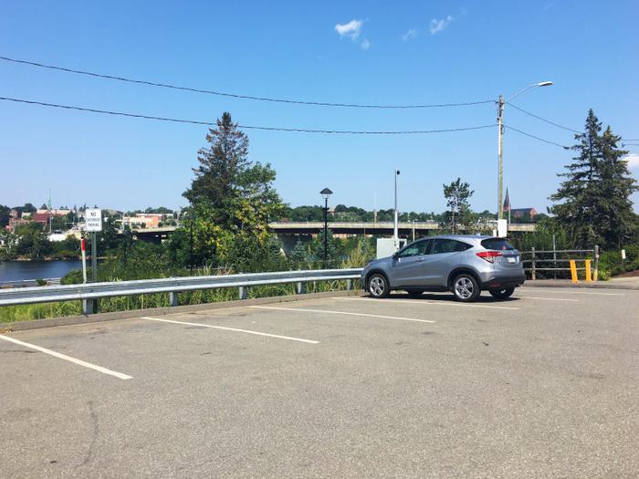 Parking lot at northern end (Credit: Hope Rowan)