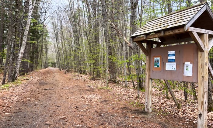 Kiosk at trailhead (Credit: Kara Wooldrik)