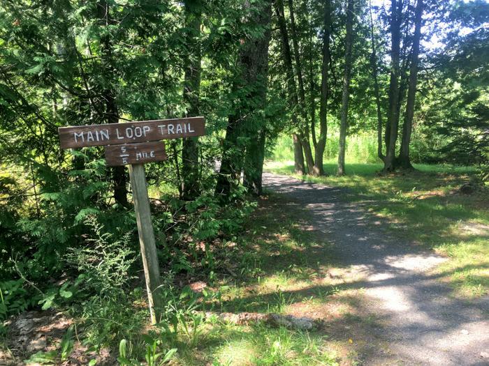 North trailhead (right side of parking lot) (Credit: Hope Rowan)