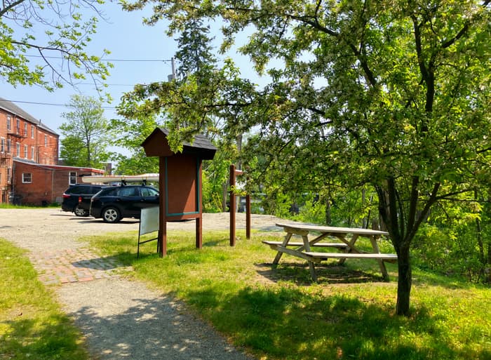 Trailhead (Credit: Hope Rowan)