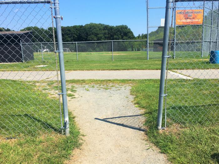 Entrance to field and pathway (Credit: Hope Rowan)