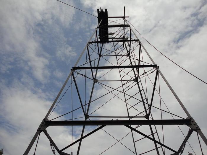 Remains of old fire tower on Number 4 summit (Credit: Remington34)