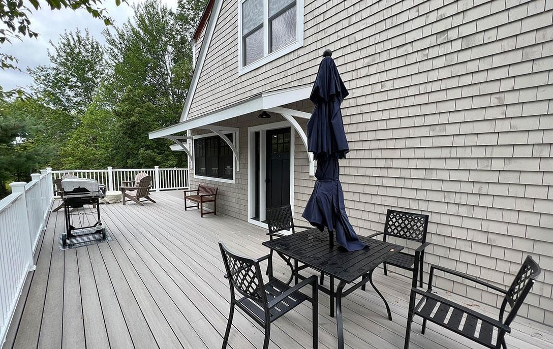 outside deck with grill