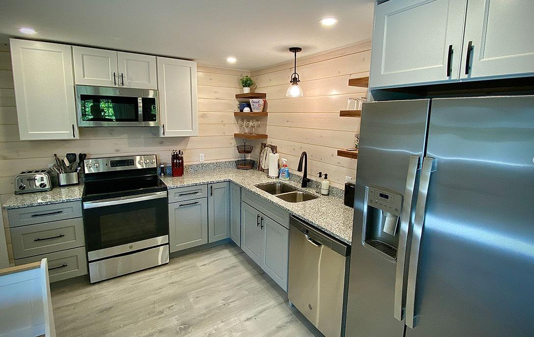 sugar maple rental kitchen