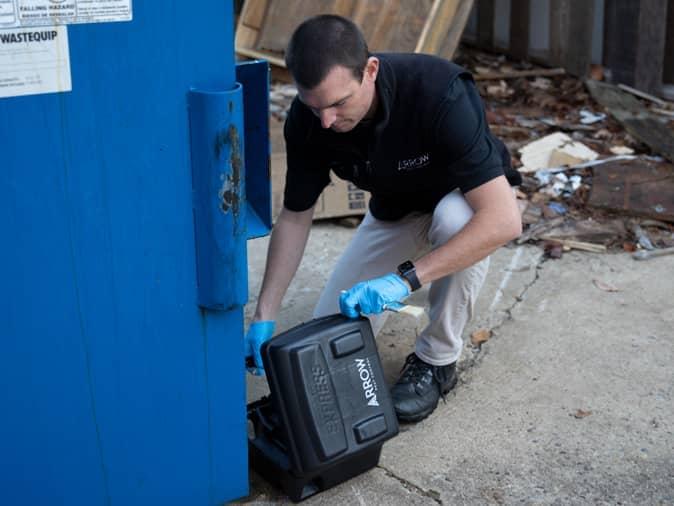 rodent control specialist checking for mice and rats in new jersey