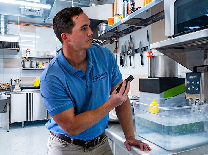 virginia pest control specialist inspecting business