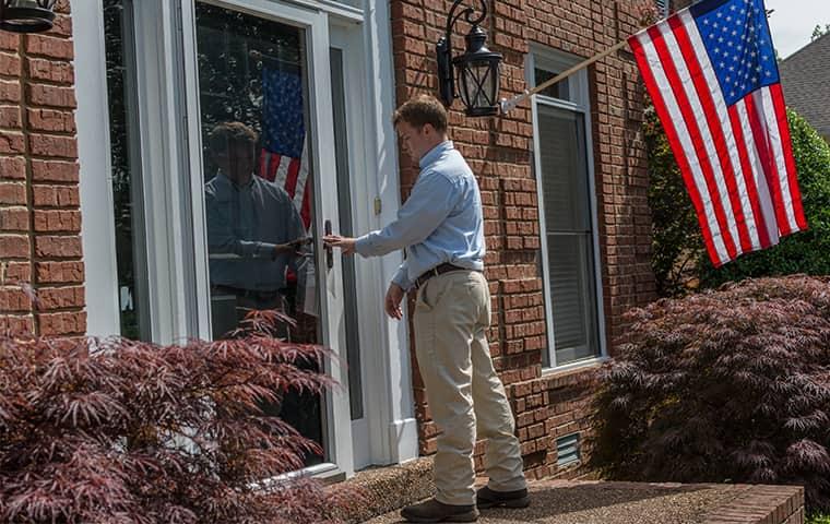 pest technician greeting a customer