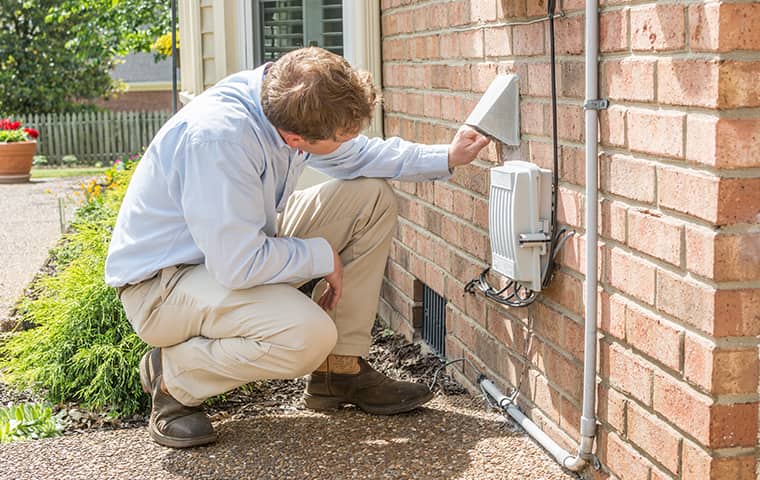 Protect Your Home In Hendersonville TN all american tech providing exterior home pest control services in hendersonville tennessee