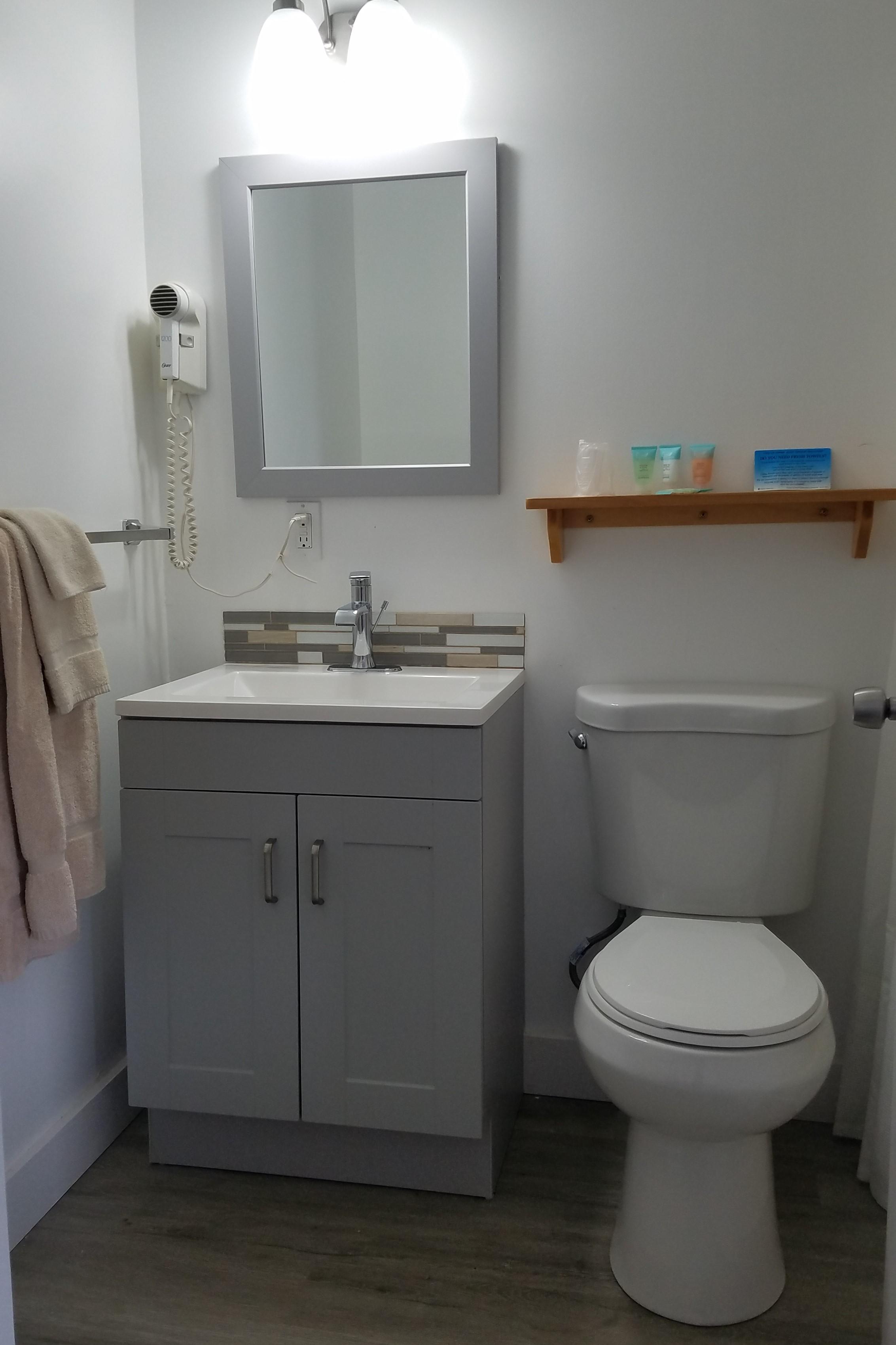 full bathrooms for lodging in acadia national park