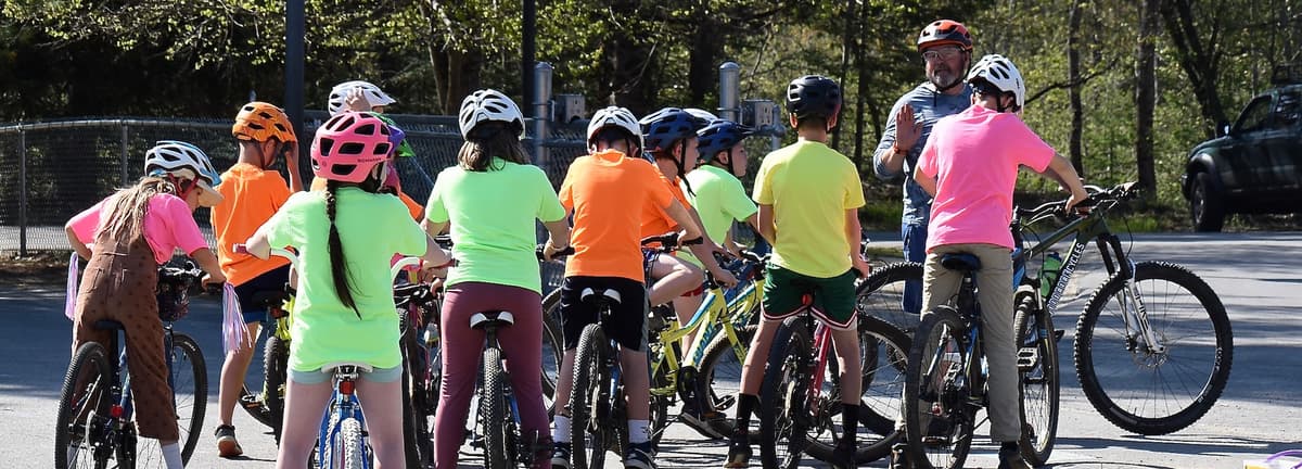 CBS students on bikes
